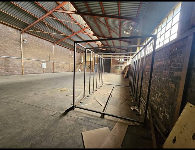 500M² WAREHOUSE TO LET IN LUIPAARDSVLEI